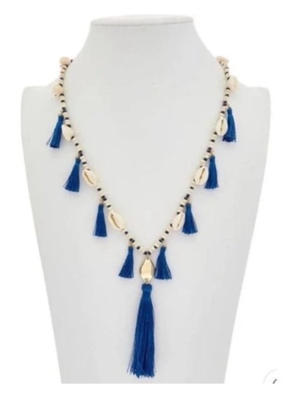 NWOT Lilly Pulitzer TipSea Gold Navy Blue
Tassel Puka
Cowrie Shells